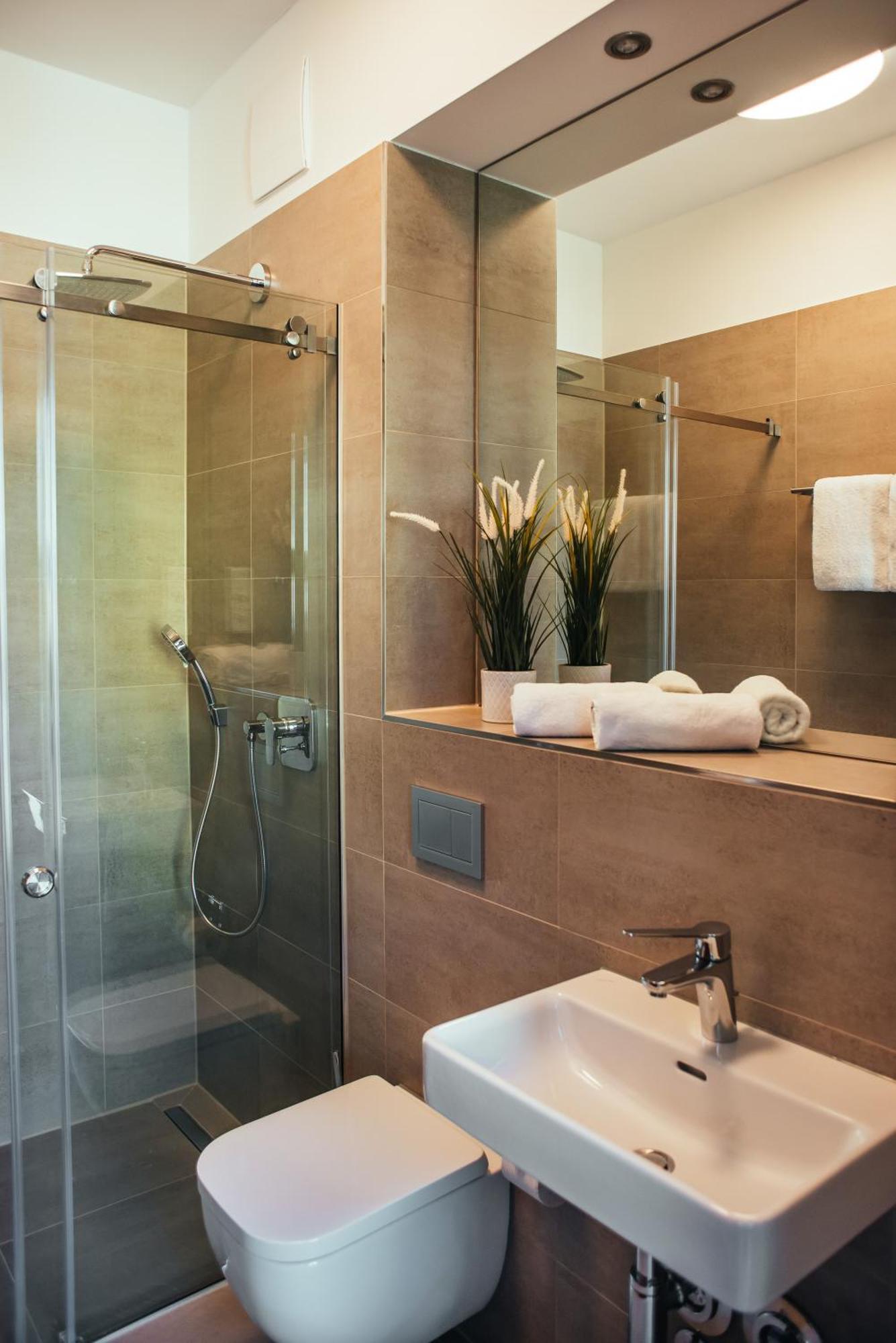 The Rix Studios & Suites Near Sbahn Neukolln Berlin Room photo